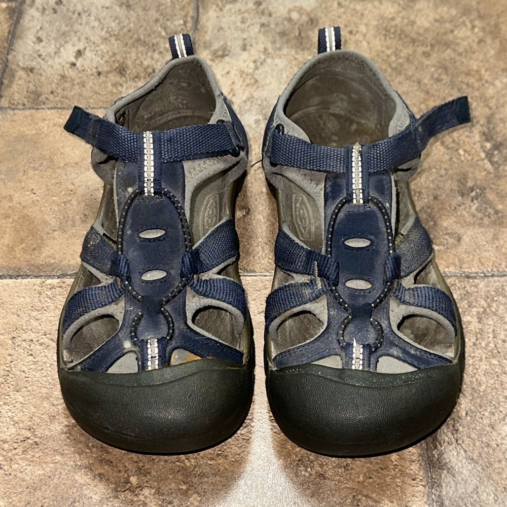 Keen sandlas Size 5